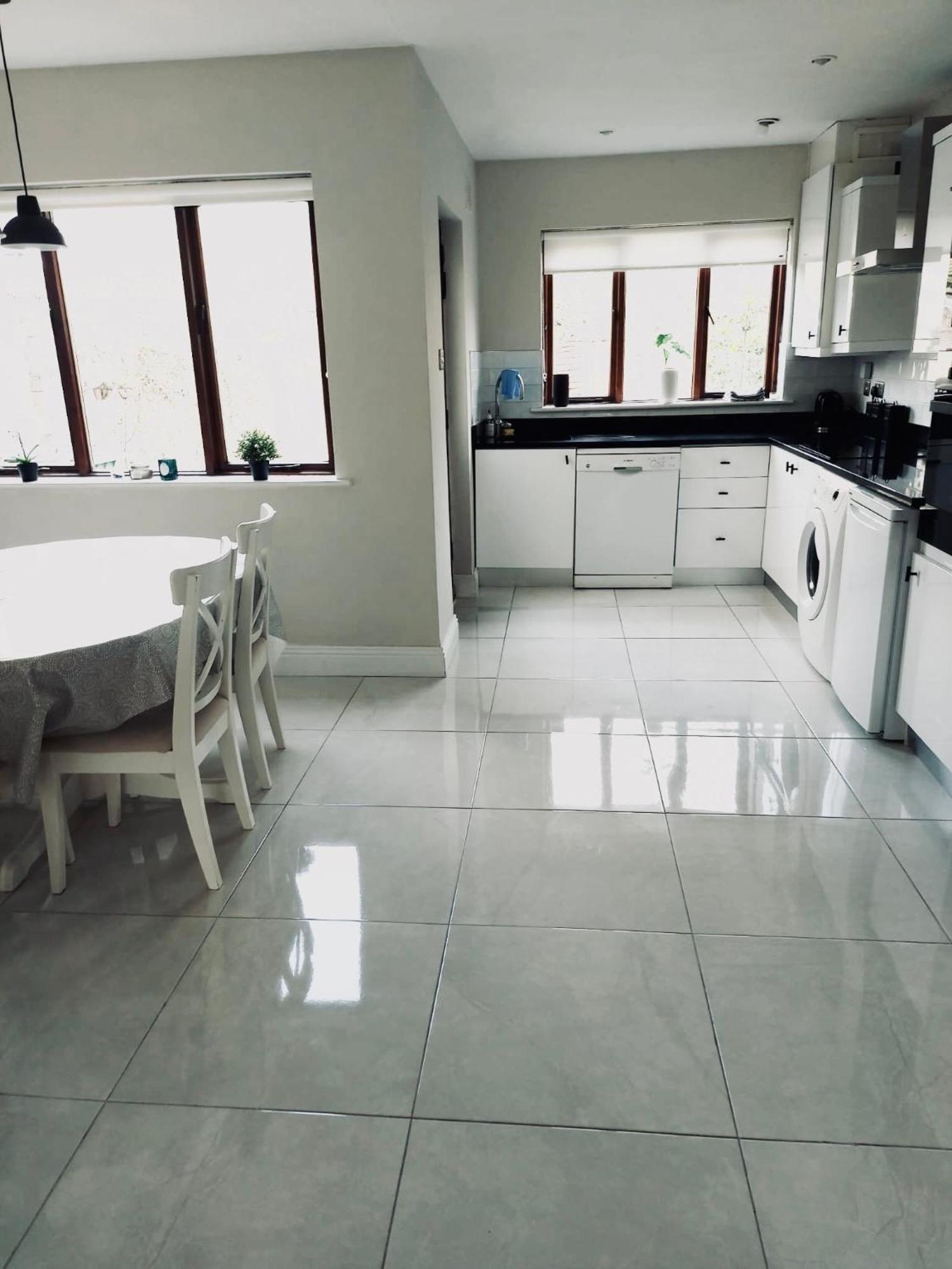Stylish 3 Bedroom Home! *